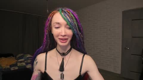 Snapshot of roxy_silver chatting on December 2024 06:59:01 PM Roxy online show from December 2024 06:59:01 PM