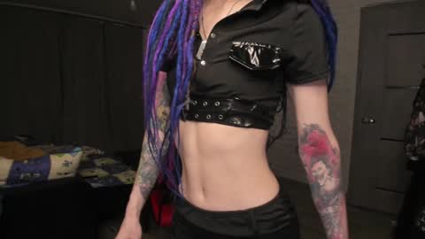 Snapshot of roxy_silver chatting on December 2024 07:33:01 PM Roxy online show from December 2024 07:33:01 PM
