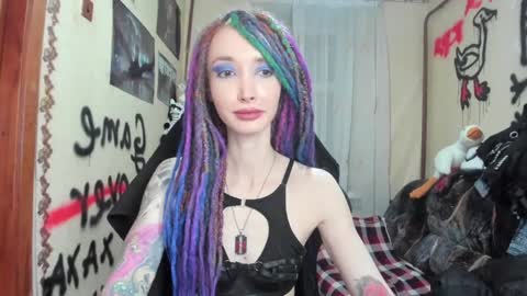 Snapshot of roxy_silver chatting on December 2024 10:25:01 PM Roxy online show from December 2024 10:25:01 PM