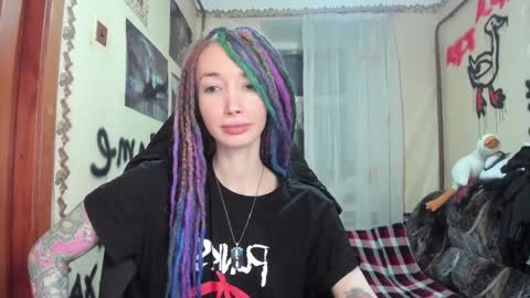 Snapshot of roxy_silver chatting on January 2025 10:19:01 PM Roxy online show from January 2025 10:19:01 PM