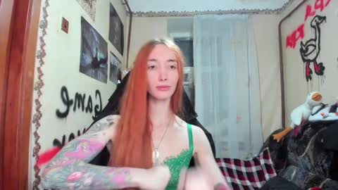 Snapshot of roxy_silver chatting on February 2025 01:21:01 AM Roxy online show from February 2025 01:21:01 AM