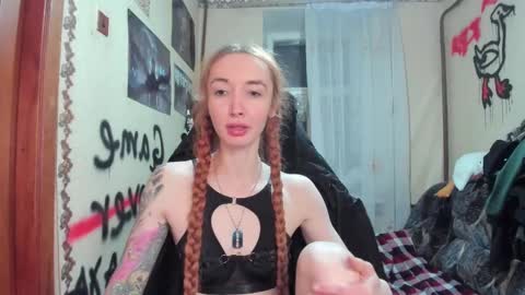 Snapshot of roxy_silver chatting on February 2025 07:05:02 PM Roxy online show from February 2025 07:05:02 PM