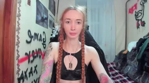 Snapshot of roxy_silver chatting on February 2025 10:09:01 PM Roxy online show from February 2025 10:09:01 PM