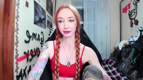 Snapshot of roxy_silver chatting on September 2025 09:25:01 PM Roxy online show from September 2025 09:25:01 PM
