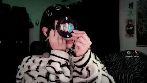 Roxy Independient model Help me to reach 50 thumbs up online show from February 2026 12:49:01 AM