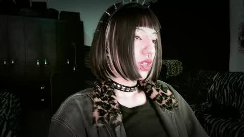 Roxy Independient model Help me to reach 50 thumbs up online show from May 2026 11:24:02 PM