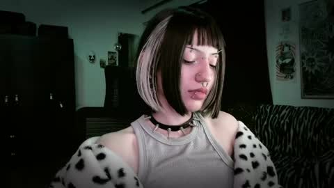 Roxy Independient model Help me to reach 50 thumbs up online show from May 2026 11:23:04 PM