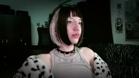 Roxy Independient model Help me to reach 50 thumbs up online show from May 2026 11:34:04 PM