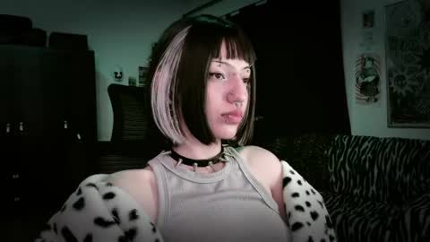 Roxy Independient model Help me to reach 50 thumbs up online show from May 2026 12:29:02 AM