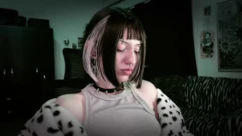 Roxy Independient model Help me to reach 50 thumbs up online show from May 2026 12:40:02 AM
