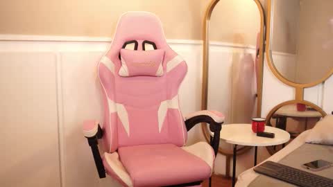 Roxy  online show from October 2025 01:20:02 PM