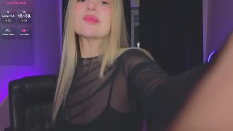 Roxy online show from October 2025 09:06:01 PM