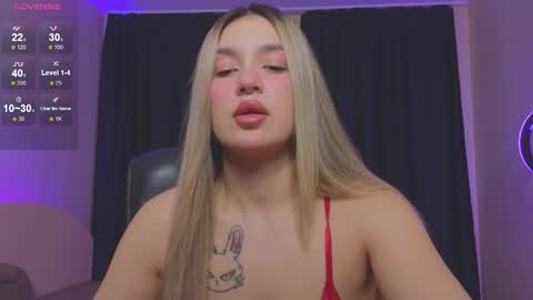 Roxy online show from October 2025 08:40:02 PM