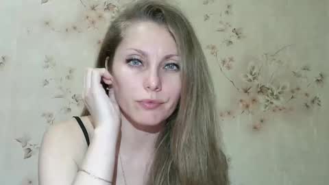 roxyfox18x01 online show from April 2026 07:22:02 PM