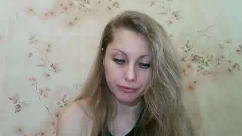 roxyfox18x01 online show from April 2026 06:41:01 AM