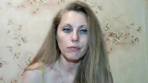 roxyfox18x01 online show from June 2026 07:36:01 PM