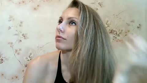 roxyfox18x01 online show from June 2026 07:28:02 AM