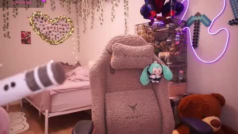 roxysuh online show from November 2025 08:12:01 AM