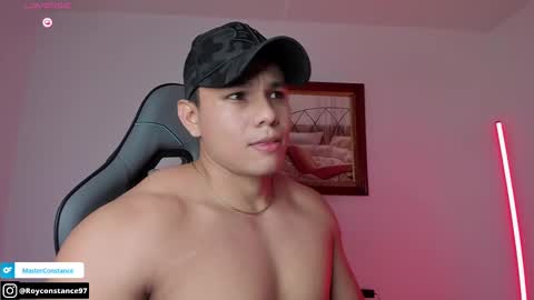 Snapshot of roy__constance chatting on October 2025 04:18:02 AM Roy Constance online show from October 2025 04:18:02 AM