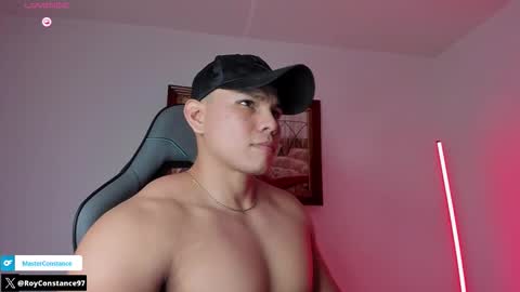 Snapshot of roy__constance chatting on October 2025 04:33:01 AM Roy Constance online show from October 2025 04:33:01 AM