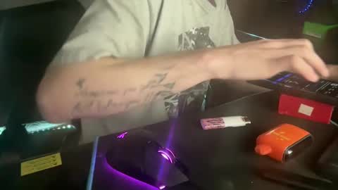 Snapshot of royalty13m chatting on October 2025 08:39:01 PM Royalty13m online show from October 2025 08:39:01 PM