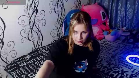 angela online show from September 2025 09:40:02 PM