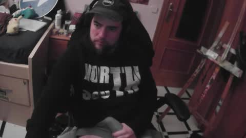 royer04 online show from November 2025 12:25:01 AM