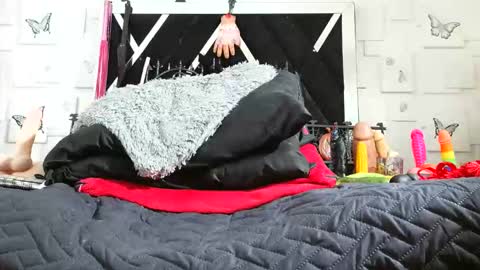 Snapshot of rubyemerald_ chatting on October 2025 01:37:01 AM rubyemerald_ online show from October 2025 01:37:01 AM