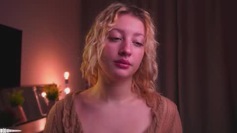 Snapshot of rue_novella chatting on September 2025 03:02:01 PM Mila online show from September 2025 03:02:01 PM