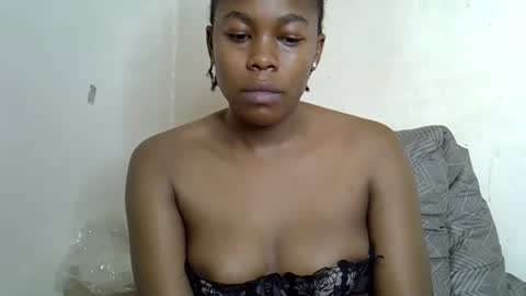 Snapshot of ruemiles chatting on September 2025 11:51:01 PM Rue online show from September 2025 11:51:01 PM