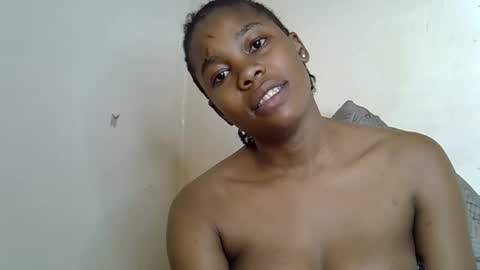 Snapshot of ruemiles chatting on September 2025 03:32:02 AM Rue online show from September 2025 03:32:02 AM