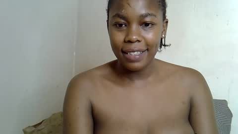 Snapshot of ruemiles chatting on September 2025 03:34:01 AM Rue online show from September 2025 03:34:01 AM