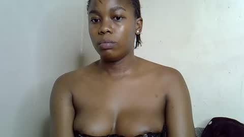 Snapshot of ruemiles chatting on October 2025 02:28:02 AM Rue online show from October 2025 02:28:02 AM