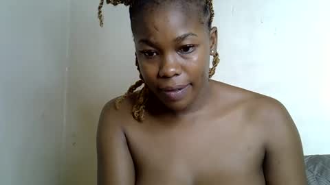 Snapshot of ruemiles chatting on October 2025 12:42:02 AM Rue online show from October 2025 12:42:02 AM