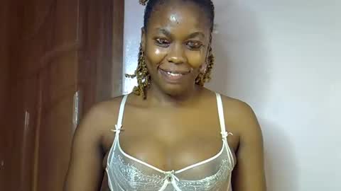 Snapshot of ruemiles chatting on November 2025 08:16:02 AM Rue online show from November 2025 08:16:02 AM