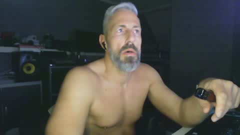 Chico que rico Caliente online show from January 2025 01:38:02 AM
