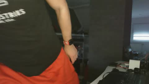 Chico que rico Caliente online show from January 2025 01:46:01 PM