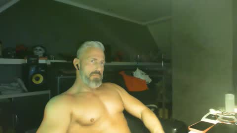 Chico que rico Caliente online show from September 2025 05:31:01 AM