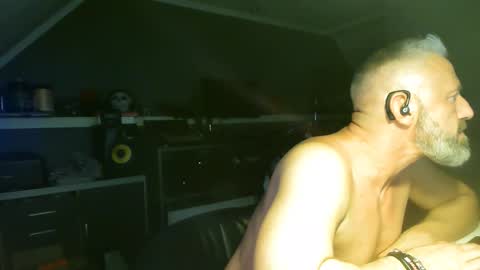 Chico que rico Caliente online show from October 2025 12:25:01 AM