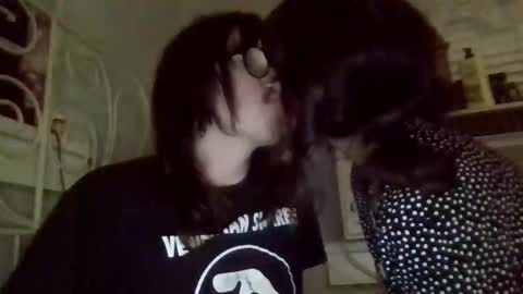 ruinedsistr online show from October 2025 10:48:01 AM