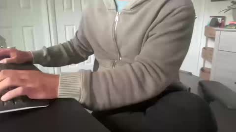 Snapshot of rungriff2323 chatting on October 2025 03:23:02 PM rungriff2323 online show from October 2025 03:23:02 PM