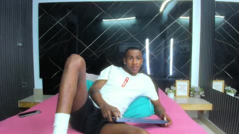 Runnix  online show from September 2025 09:29:02 PM