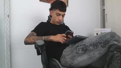  R U S S E L L  online show from February 2026 07:54:01 PM