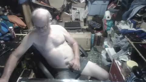 Russtenail21 online show from September 2025 10:43:01 PM