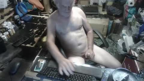 Russtenail21 online show from September 2025 10:42:02 PM