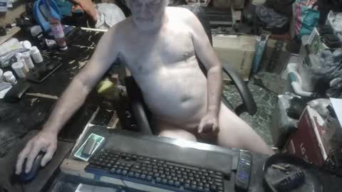 Russtenail21 online show from September 2025 05:58:01 PM