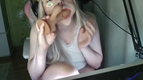 Snapshot of ruthsimp chatting on January 2025 06:17:02 PM Tanyushka online show from January 2025 06:17:02 PM