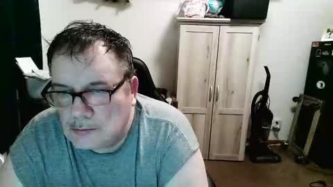Snapshot of rwzar_1965 chatting on May 2026 02:19:02 AM rwzar_1965 online show from May 2026 02:19:02 AM
