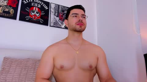 Ryan  online show from December 2025 02:44:02 PM