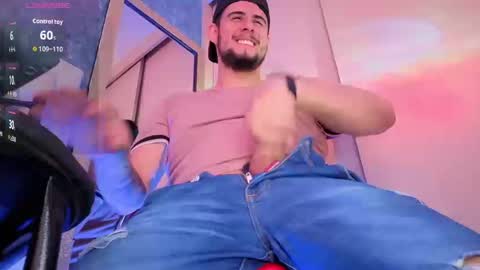 Snapshot of ryan_evanns chatting on September 2025 02:40:01 PM R Y A N online show from September 2025 02:40:01 PM